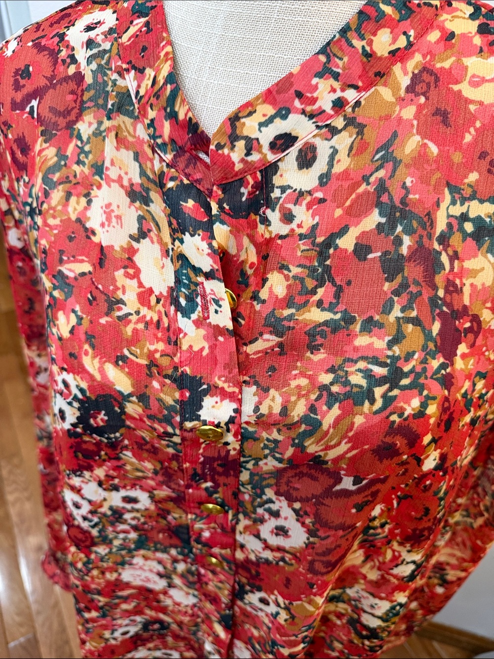 Women's Red Floral sheer Button-Front Blouse - Picture 3 of 4